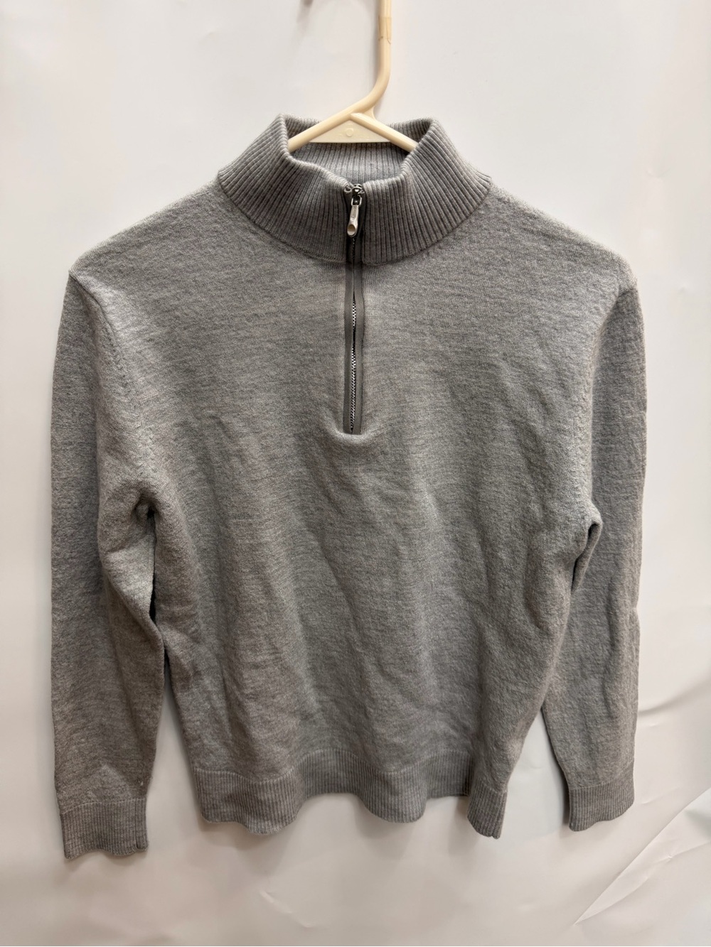 johnnie-O Men's Light Gray Half-Zip Mock Neck Sweater Mens size medium